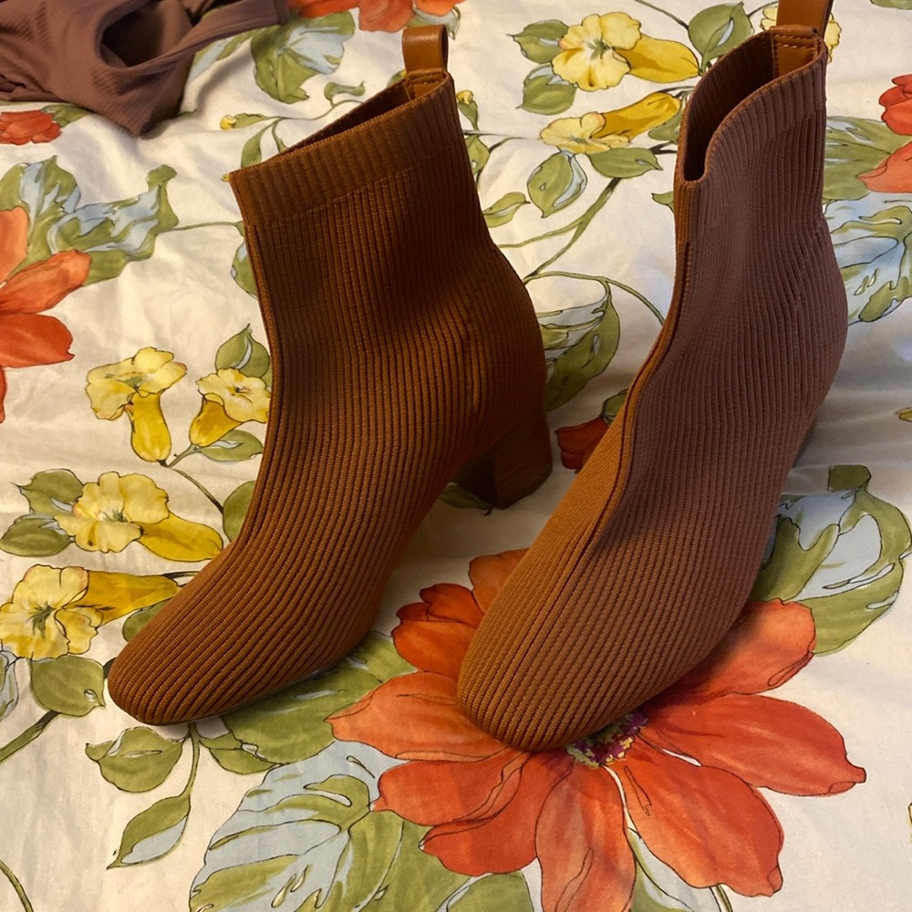 Joie 8.5 like new boots